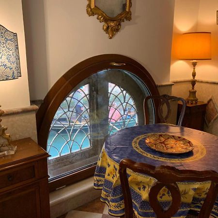 Luxury Apartment In San Marco With Canal View Veneza Exterior foto