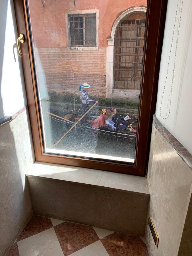 Luxury Apartment In San Marco With Canal View Veneza Exterior foto